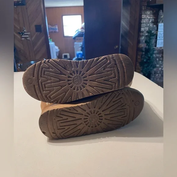 YJL Chestnut Studded Faux Suede Winter Boots Size 8 Boho Rockstar Bling - Picture 7 of 9